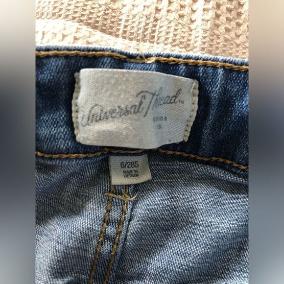 Universal Thread Jeans - Picture 3 of 4